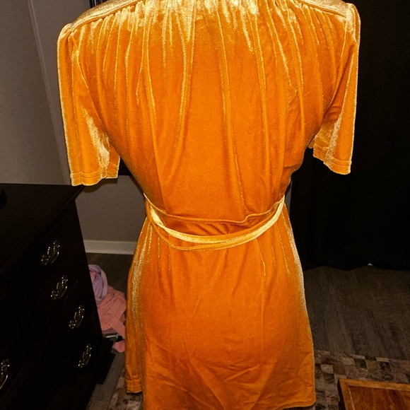 Mustard velvet wrap dress - Picture 2 of 3